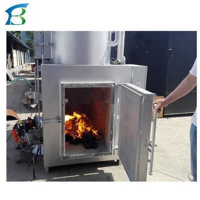 Kleine afvalverbrandingsinstallatie voor de behandeling van ziekenhuisafval 220v/380v Spanning Diesel olie/gasbrandstof