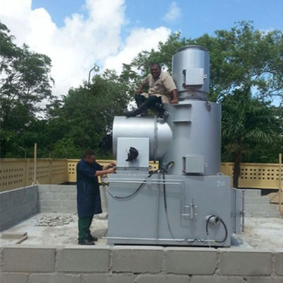 Rookloze pluimveeverbrandingsinstallatie met staartkerncomponenten en een capaciteit van 750 l/h